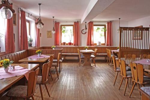 Gasthof Zur Krone Burghaslach Exterior foto